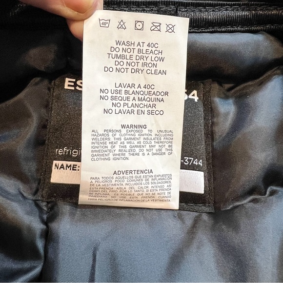 NWT Refrigiwear Women's Black Winter Coat Jacket Size Small Petite - Picture 6 of 7